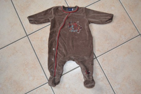 Pyjama "Sergent Major" 9 mois : 4€ (détails sur la photo suivante)